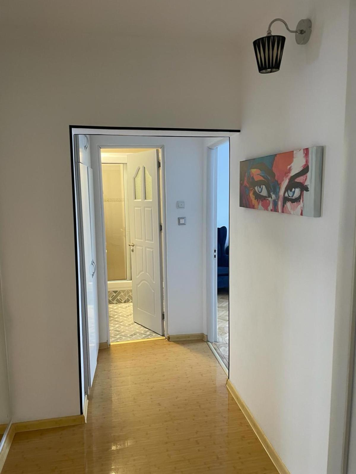 Emm Apartament - 100M Parc Si Metrou Tinererului Бухарест Экстерьер фото